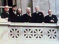 Image of Former Northern Ireland premier Brian Faulkner MP speaking from a balcony at Stormont buildings