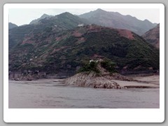 Cruising down the Yangtze River