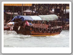 Aberdeen - floating fishing village in the harbor