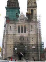 cathedral01.JPG (77603 bytes)