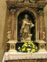 cathedral09.JPG (91813 bytes)